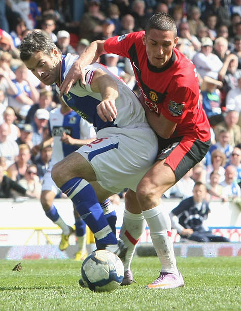 群如巴图姆 群如巴图姆